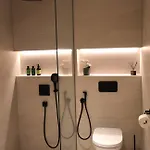 Tiffany Apartment *